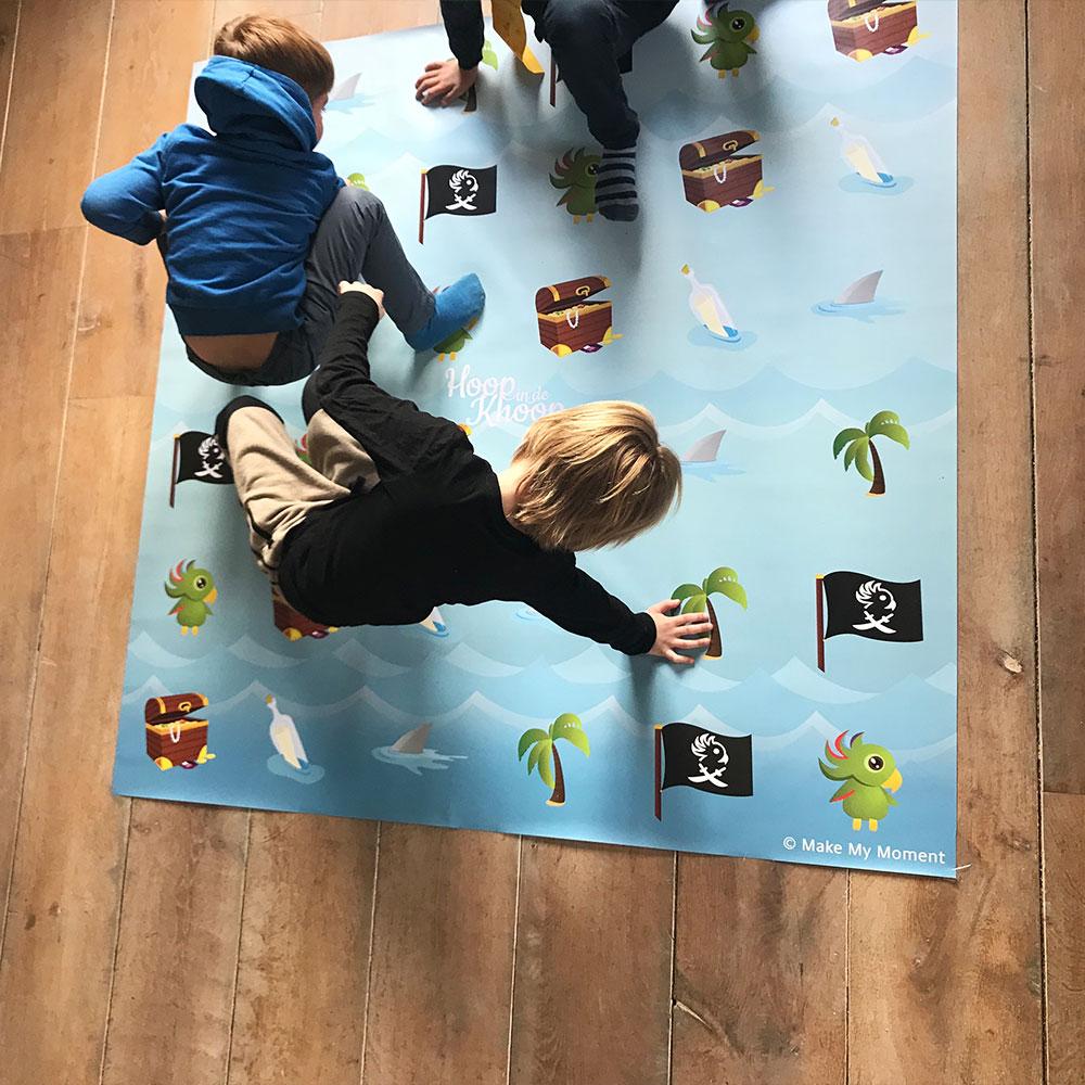 Kinderen spelen hoop in de knoop thema zeemeerminnen 