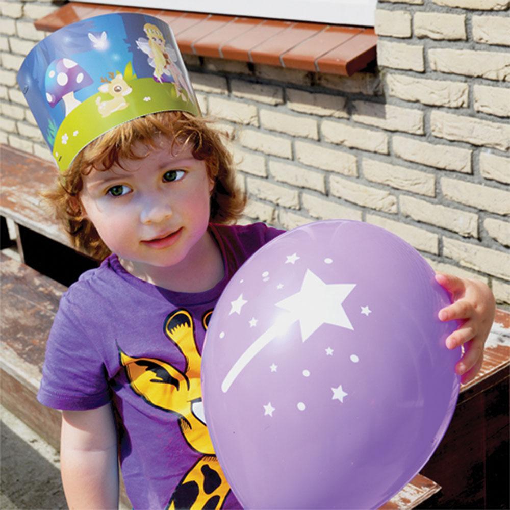 Kind met paarse sparkle ballon